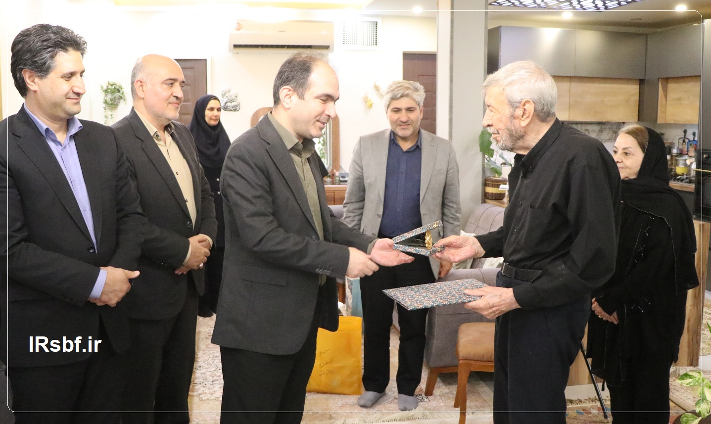 تجلیل از بازنشسته شریف شرکت ملی فولاد با حضور معاون فنی و امور بیمه‌ای صندوق بازنشستگی کشوری