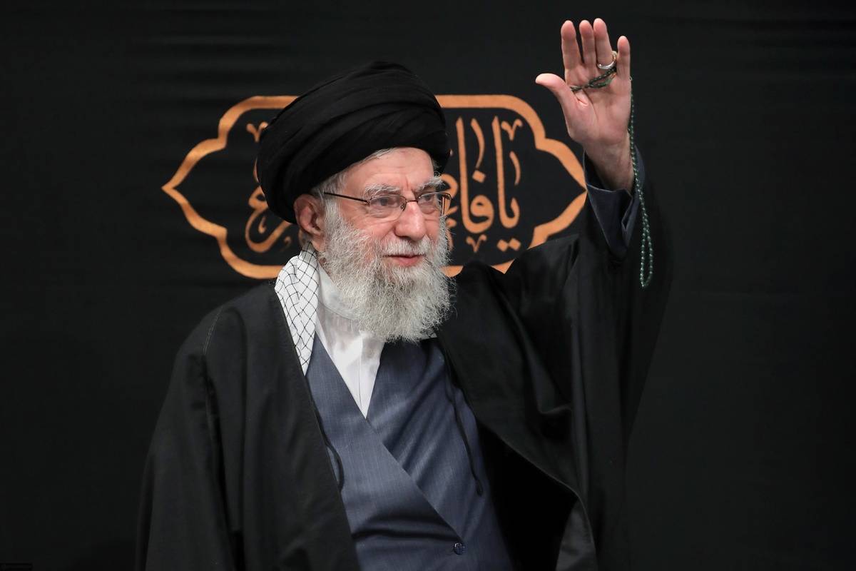 امام خامنه‌ای، رهبر و پیشوای مسلمانان جهان به شهادت رسید